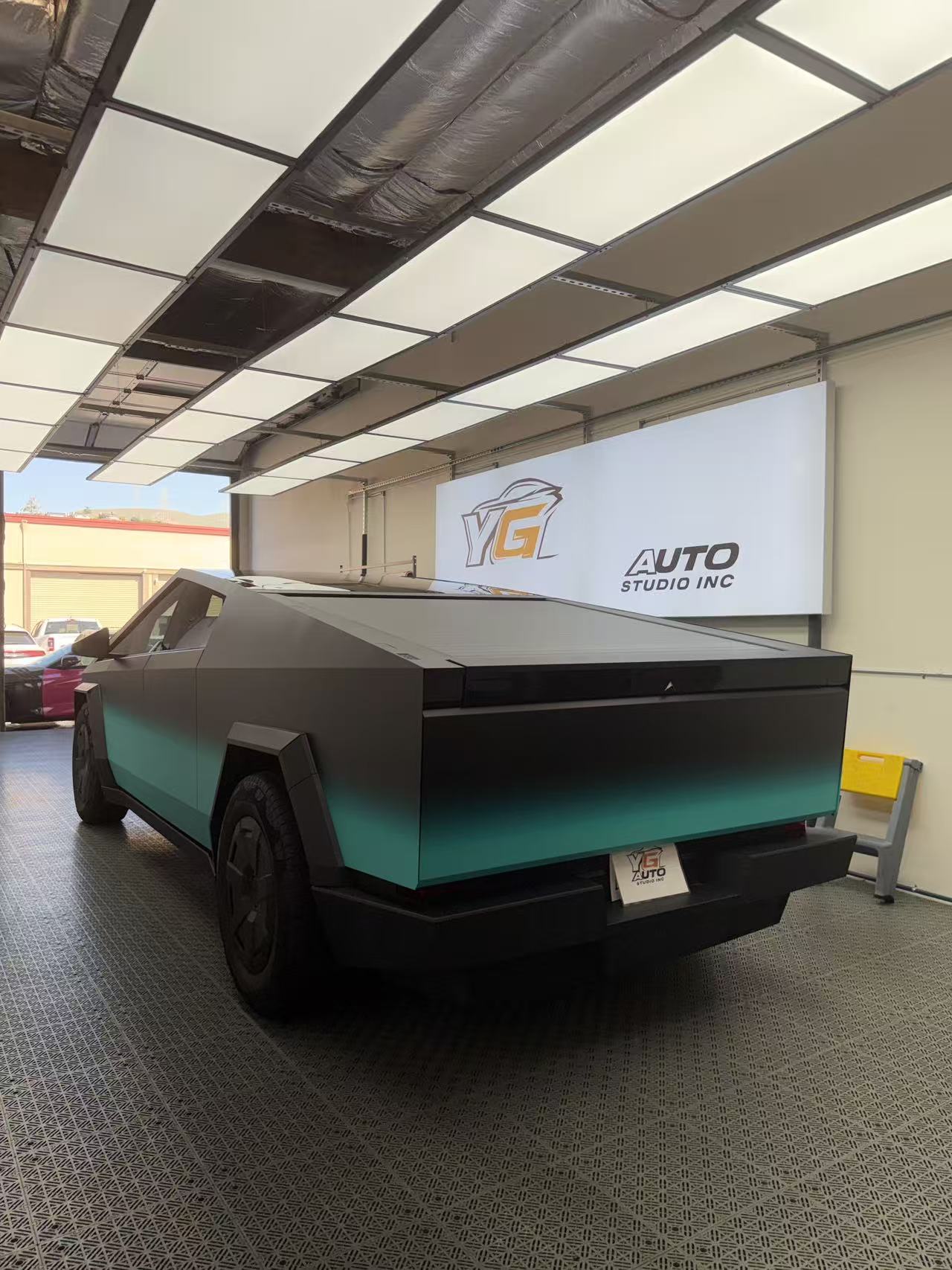 Tesla Windshield Tint Blue-Black
